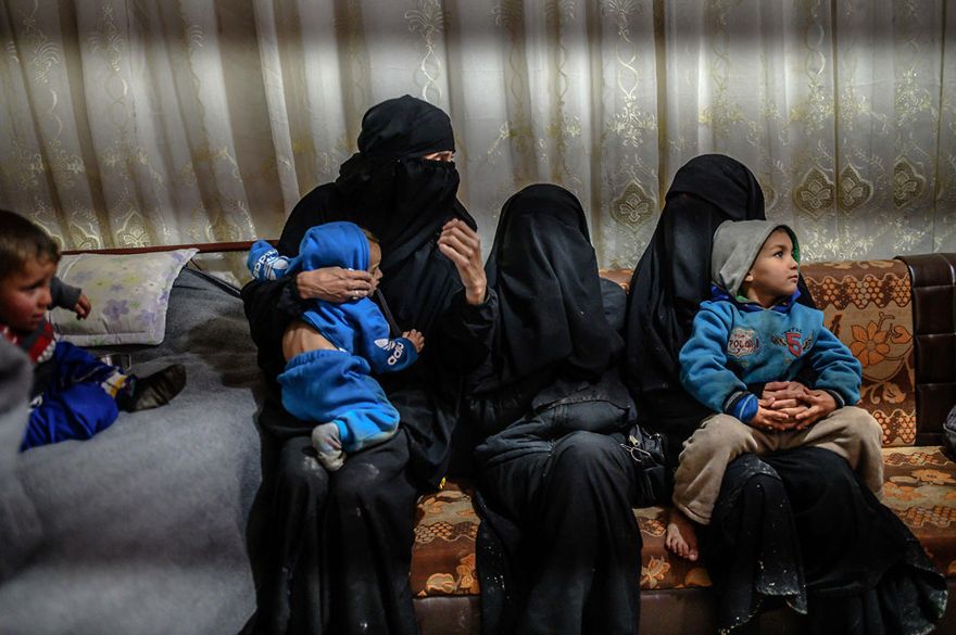 Mujeres francesas que fueron a Siria para unirse a ISIS que ahora desean regresar a casa (Foto: AFP)