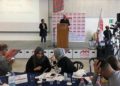 estudiantes israelíes y palestinos participan en simulacros de conversaciones de paz en la Universidad de Haifa