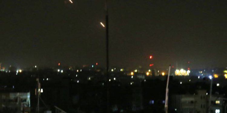 A pesar del anuncio de un alto el fuego las alarmas en las cercanías de Gaza continúan