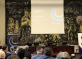 El vicepresidente ejecutivo y presidente ejecutivo del Congreso Judío Europeo, Raya Kalenova, habla en la conferencia "El Círculo de Seguridad y Resistencia" en el Senado belga en Bruselas. Crédito: Congreso Judío Europeo / Twitter.
