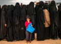 Cientos de combatientes de ISIS intentan escapar de la ciudad siria asediada