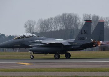 Caza F-15E Strike Eagle de la Fuerza Aérea de EE. UU. es desplegado en Polonia