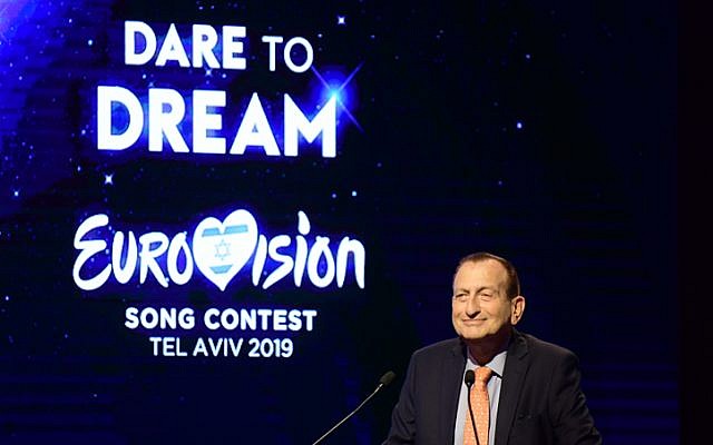 El alcalde de Tel Aviv, Ron Huldai, en la ceremonia de intercambio de la ciudad y el sorteo del 28 de enero de 2019 para las semifinales del próximo Festival de la Canción de Eurovisión que se realizará del 14 al 18 de mayo de 2019 en Tel Aviv. (Tomer Neuberg / Flash90)