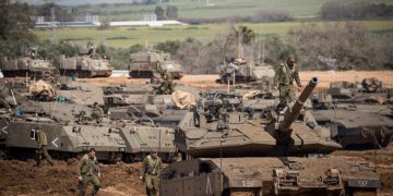 Tanques israelíes golpean posiciones de Hamas en Gaza tras lanzamiento de cohetes
