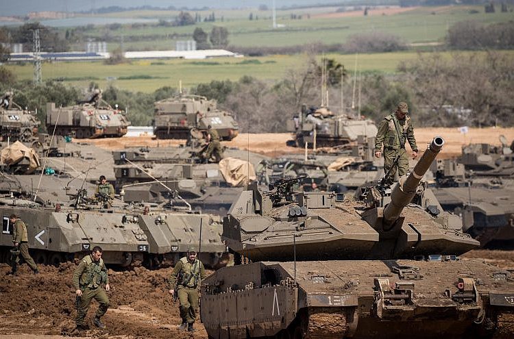 Tanques israelíes golpean posiciones de Hamas en Gaza tras lanzamiento de cohetes