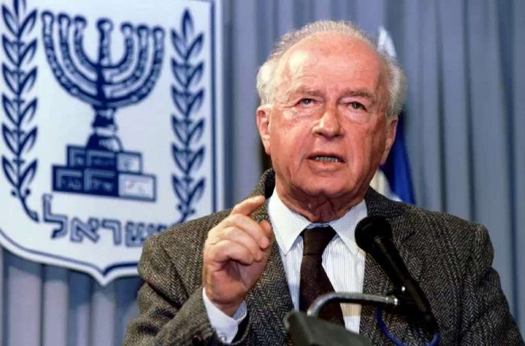 Un día como hoy Nace Itzjak Rabin, primer ministro de Israel que firmó Acuerdos de Oslo