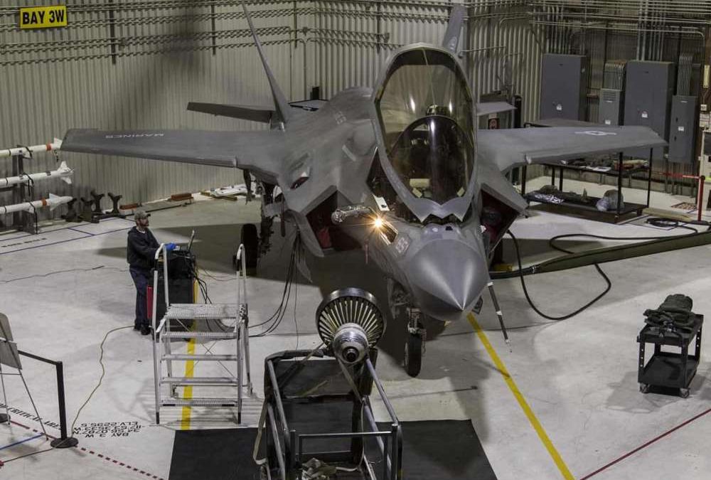 Mejora capacidad operativa en variantes del F-35 para reabastecimiento nocturno de combustible