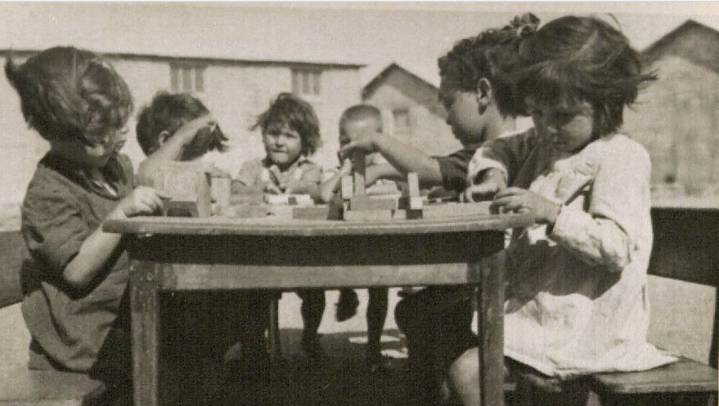 Niños en el campamento de Rivesaltes durante la Segunda Guerra Mundial. (Cortesía de Midas Films)