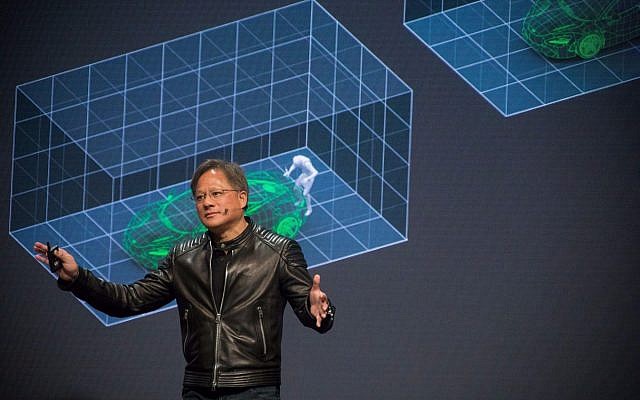 El fundador y CEO de Nvidia, Jensen Huang, hablando en la conferencia de desarrolladores de GTC de la firma en Tel Aviv el 18 de octubre de 2017 (Cortesía)