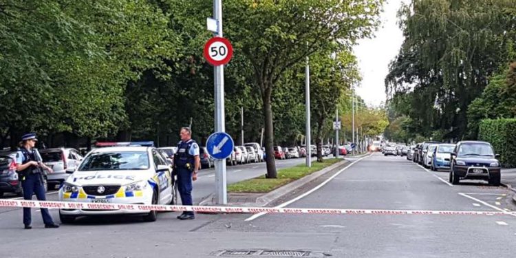 49 muertos y 20 heridos en ataques a mezquita de Nueva Zelanda