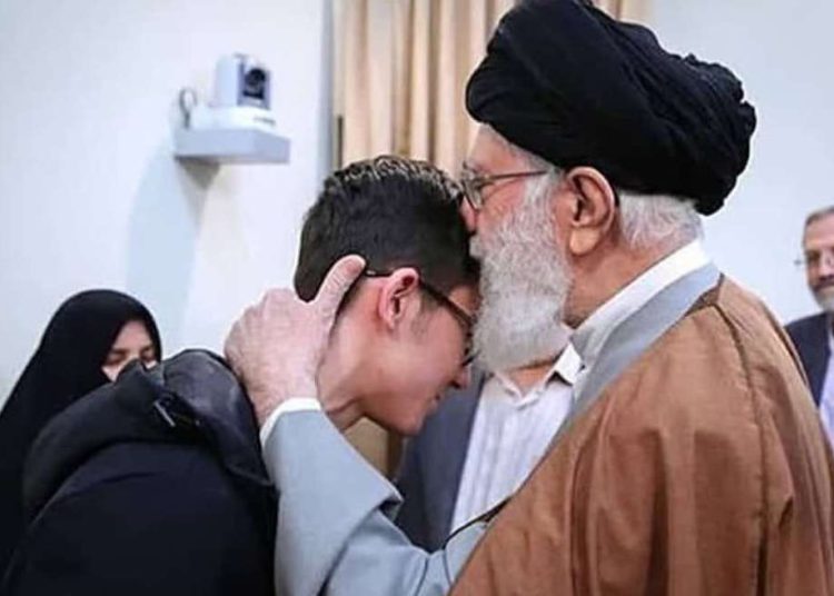 Las disputas por el liderazgo de Irán posterior a Khamenei han comenzado