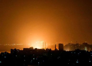FDI golpean a más de 100 objetivos de Hamas en Gaza después del lanzamiento de cohetes a Tel Aviv