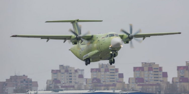 Avión de transporte militar ligero Il-112V