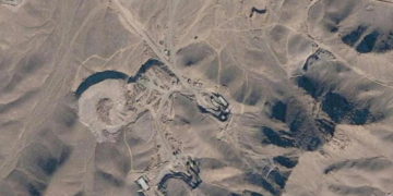 Vista satelital de la planta nuclear de Fordow en Irán.