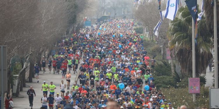 Corredores en la novena maratón anual de Jerusalem, 15 de marzo de 2019 (Flash 90)
