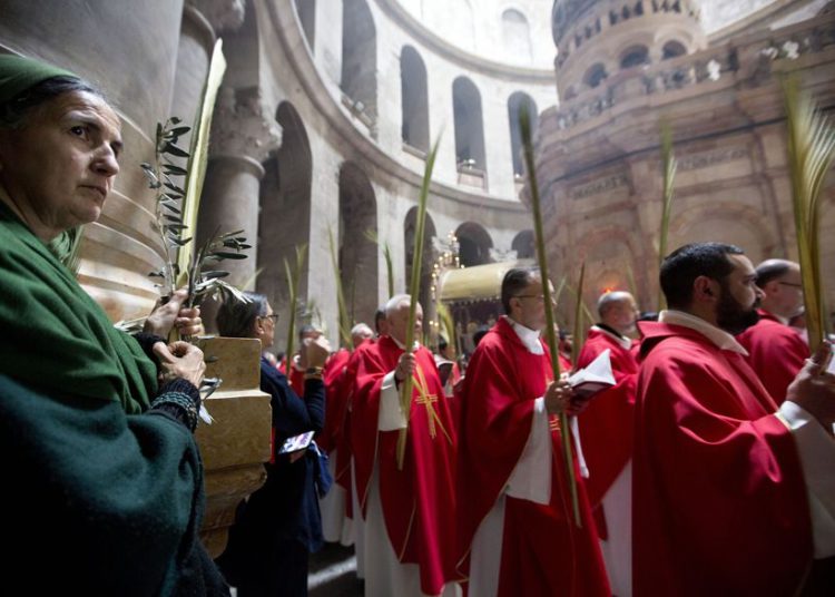 Iglesia del Santo Sepulcro en Jerusalem reabre después de dos meses