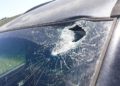 Árabes intentaron asesinar a conductor israelí lanzándole martillo en la carretera