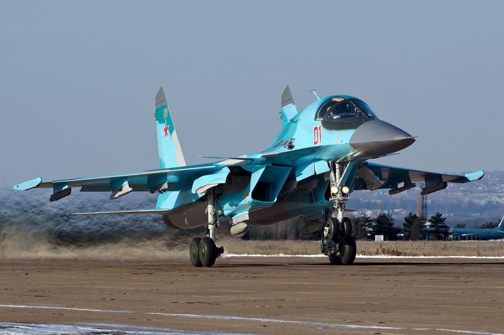 Práctica de puntería, estilo ruso: ver al Su-25 y Su-34 ...
