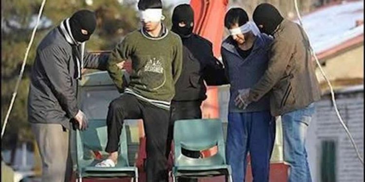 Homosexuales en Irán se someten a una cirugía de reasignación de sexo para evitar la ejecución