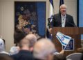 El presidente Reuven Rivlin habla a la multitud después de que la nave espacial Bereshit intentara aterrizar en la luna, Jerusalem, 11 de abril de 2018 (Hadas Parush / Flash90)