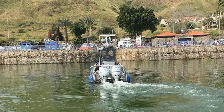 La policía naval realizó una búsqueda de adolescentes desaparecidos en el Mar de Galilea el 25 de abril de 2019 (Unidad del Portavoz de la Policía)