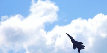 Iraníes evacuan posiciones tras avistamiento de avión no identificado en el Este de Siria