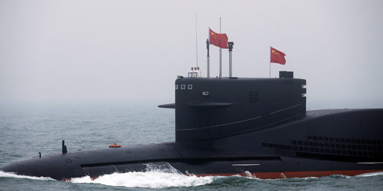 China presentó submarino nuclear y un destructor en desfile
