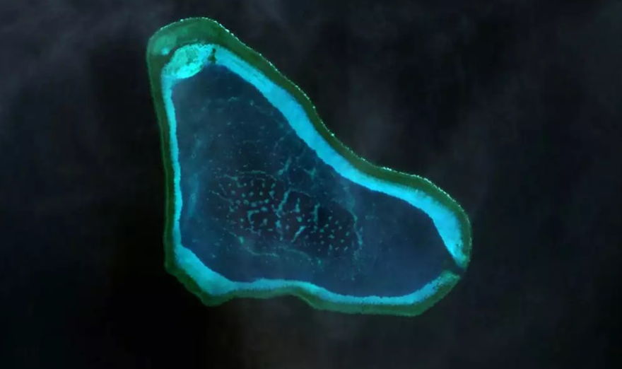 Una imagen satelital del Bajo de Masinloc como existía en el 2000.