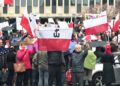 Polacos protestan en Nueva York contra ley para restituir bienes a víctimas del Holocausto