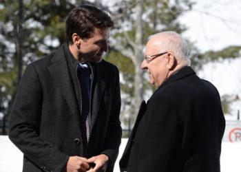El presidente Reuven Rivlin, a la derecha, con el primer ministro de Canadá, Justin Trudeau, a la izquierda, el 1 de abril de 2019. (Mark Neiman / GPO)