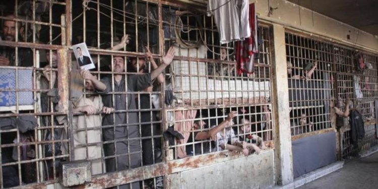 Periodista documenta el horror de los sitios de tortura en Siria