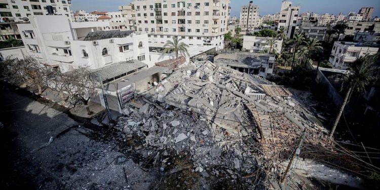 Edificio de varios pisos aplanado en Gaza después del ataque de las FDI (Foto: EPA)