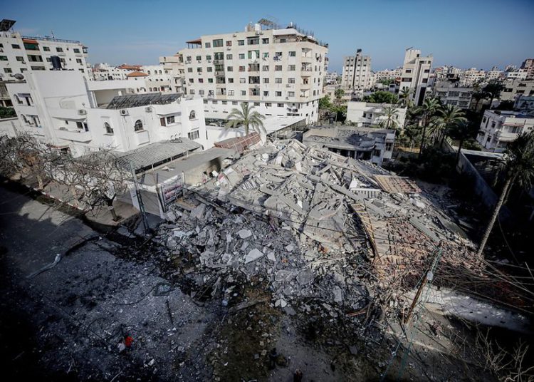 Edificio de varios pisos aplanado en Gaza después del ataque de las FDI (Foto: EPA)