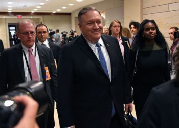 El secretario de Estado estadounidense, Mike Pompeo, llega a una reunión informativa a puerta cerrada sobre Irán en Washington, el martes | Foto: Mandel Ngan / AFP