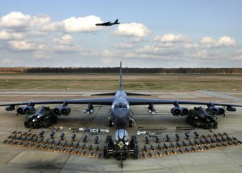 Estados Unidos envió bombarderos B-52 al Golfo y amenaza con usar “fuerza implacable” contra Irán