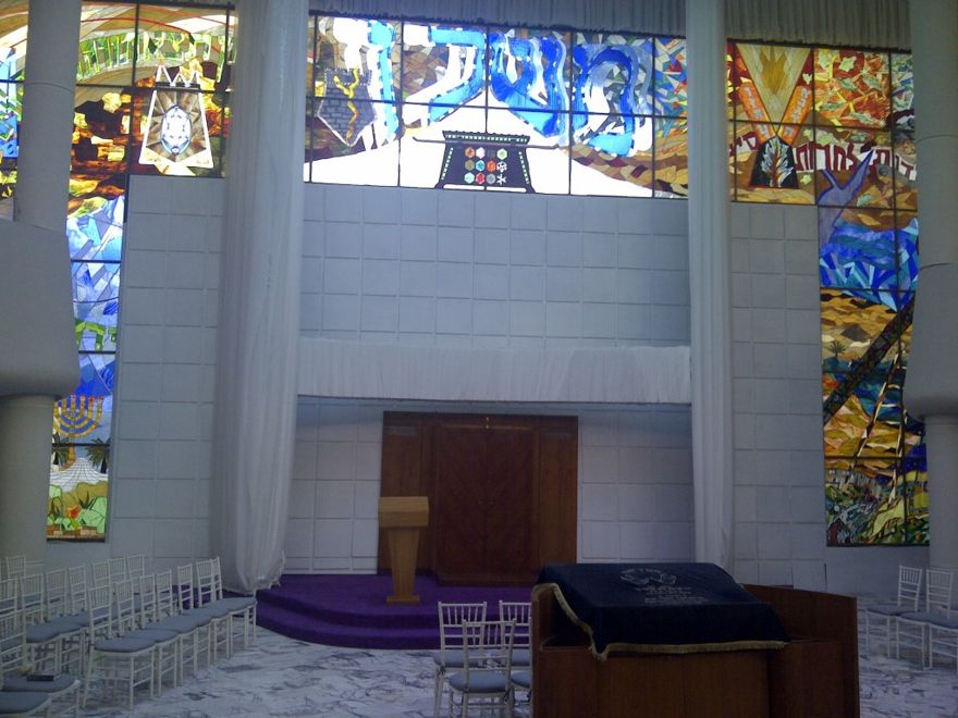 El arca de la Torá en la sinagoga Tiferet Israel Este en Caracas, Venezuela. (Asociación Israelita de Venezuela vía JTA)