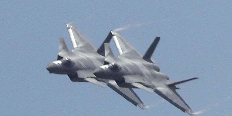 Por qué caza el J-20 de China no es competencia para los F-35 y F-22 de EE.UU.