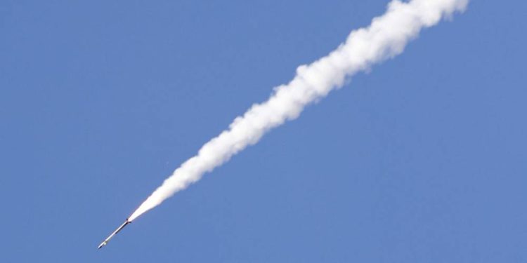 Cohete de Gaza disparado hacia Israel no pasa la frontera