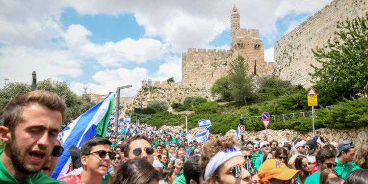 Jerusalén “Marcha de los vivos” (Yonatan Sindel / Flash90)