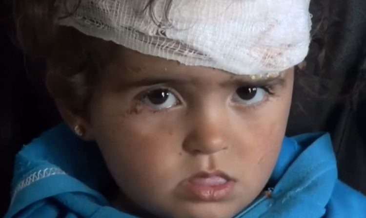 Putin y Assad mataron a su familia, pero Khadija, de dos años, sobrevivió