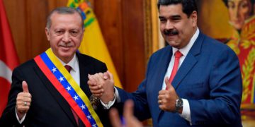 Maduro de Venezuela propone a turquía como “poder protector”