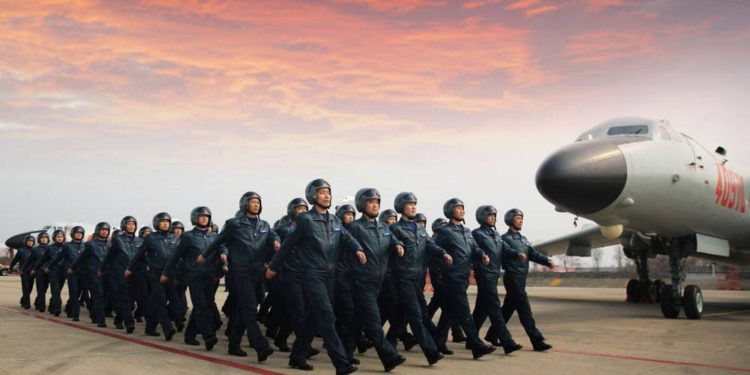 Ejercicios militares de China amenazan con invadir Taiwán