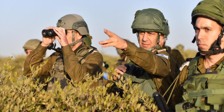 El jefe de las FDI, Aviv Kochavi, visita el Comando Sur en una fotografía sin fecha. (Fuerzas de Defensa de Israel)