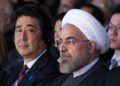 El Primer Ministro de Japón, Shinzo Abe, y el Presidente iraní, Hassan Rouhani | Foto: AP / Michel Euler