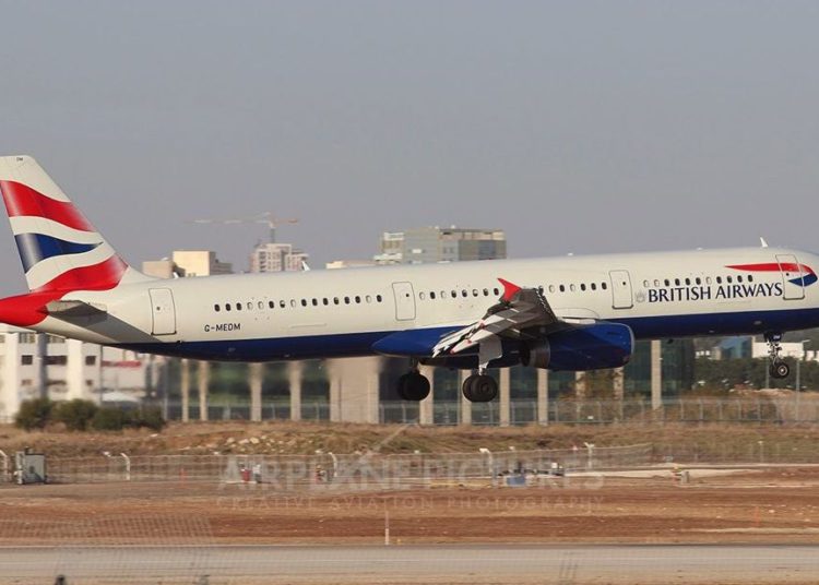 Turistas británicos expulsados ​​de avión en Tel Aviv por amenazar con hacerlo estallar