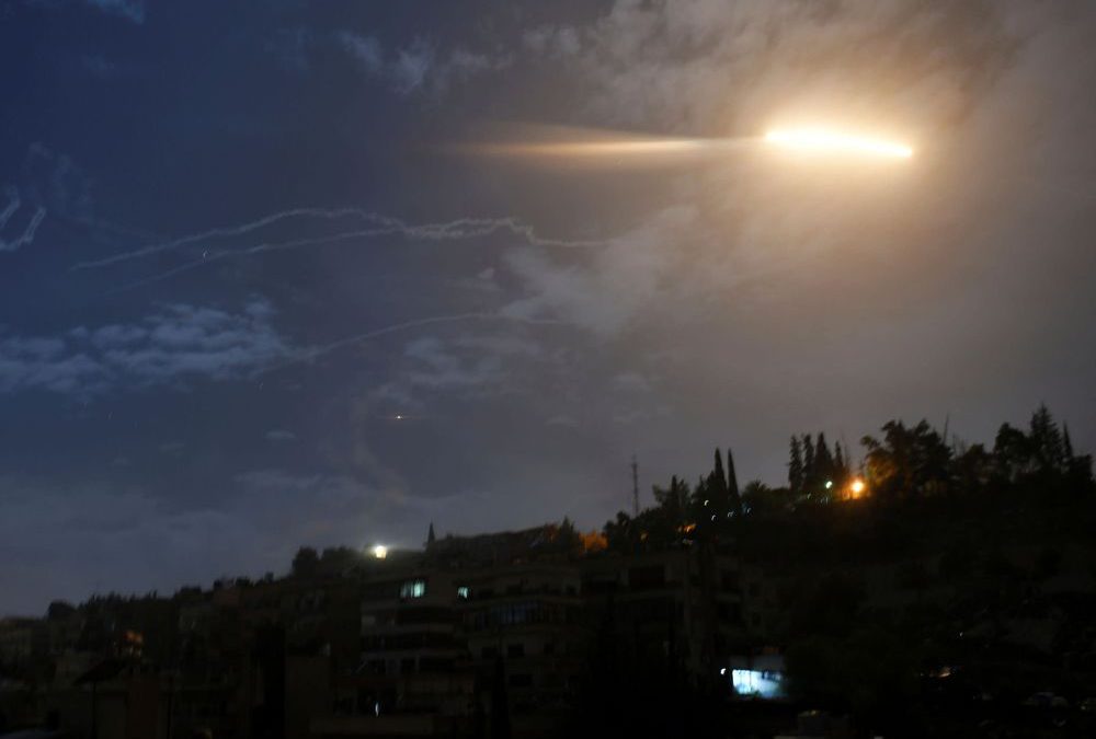 Siete soldados sirios heridos en “ataques aéreos de Israel” al sur de Damasco