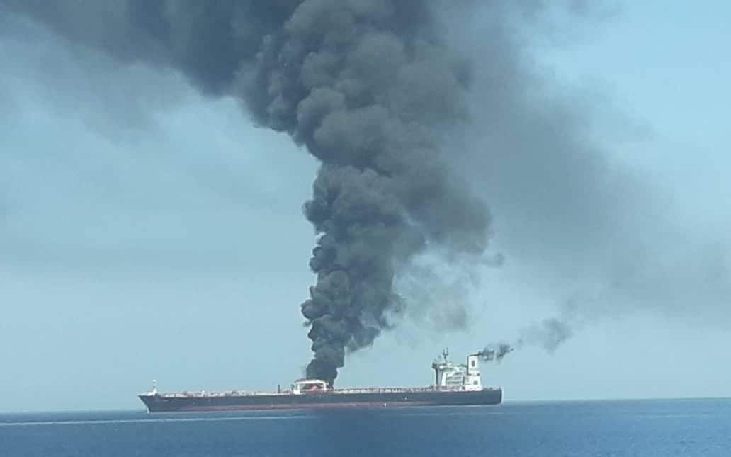 Dos petroleros de EE. UU. dañados en el Mar de Omán por presunto ataque iraní
