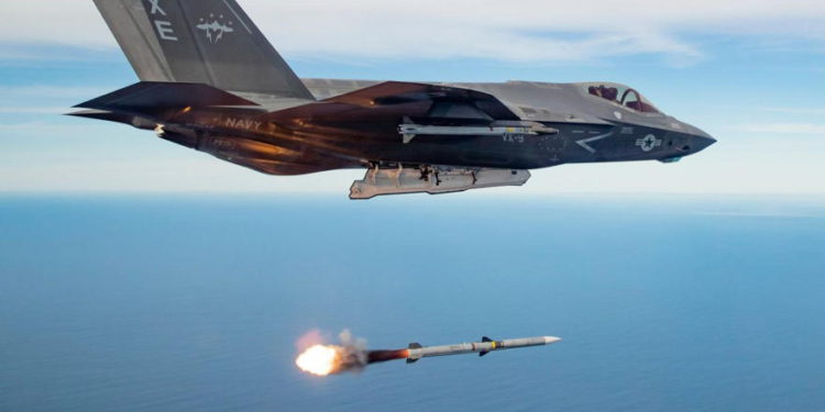 China cree que el F-35 de EE. UU. puede ser derrotado por el Su-57 de Rusia