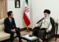 El primer ministro de Japón se reúne con el ayatolá Jamenei en Teherán