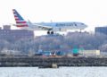 Un avión Boeing 737 Max 8 de American Airlines, en un vuelo de Miami a la ciudad de Nueva York, aterriza en el aeropuerto LaGuardia en Nueva York, EE. UU., El 12 de marzo de 2019.. (Crédito de la foto: REUTERS / SHANNON STAPLETON)